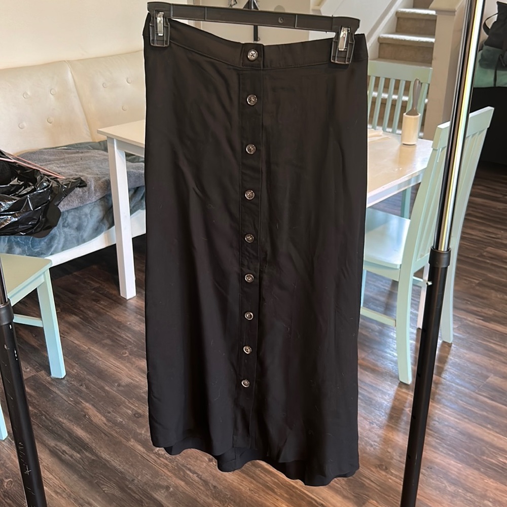 MIDI skirt; black with brown buttons
